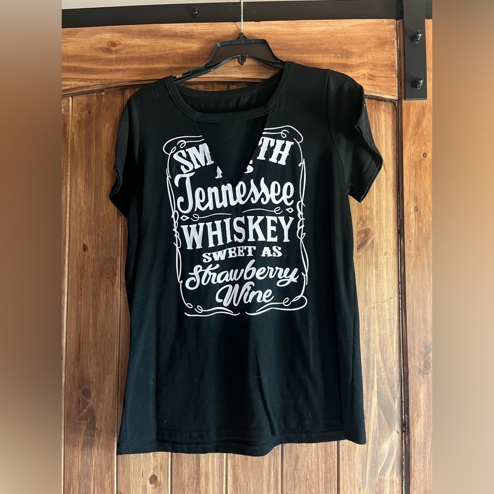 Size L vneck smooth Tennessee whiskey sweet strawberry wine NWOT